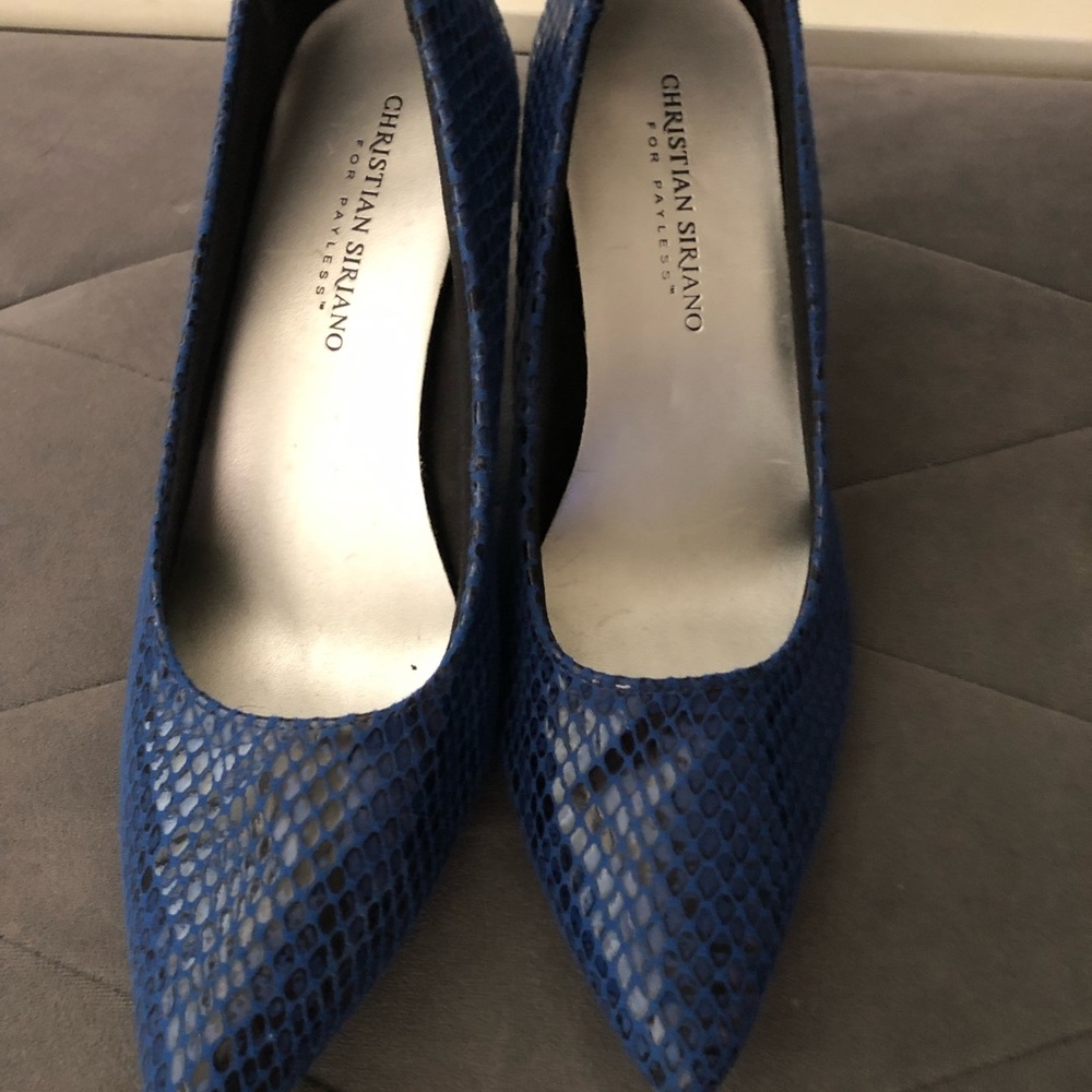 Blue Snake skin pumps